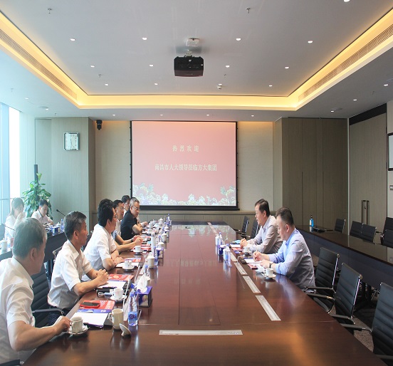 南昌市人大常委会主任吴伟柱等一行莅临亚美国际集团考察