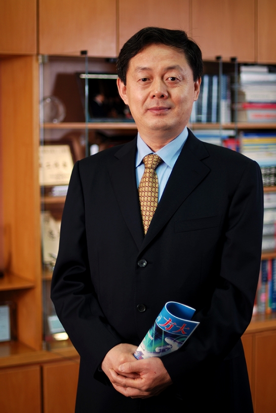 上海证券报刊发熊建明董事长专访报道《亚美国际集团熊建明：从幕墙到屏蔽门 折射出一颗创新的心》